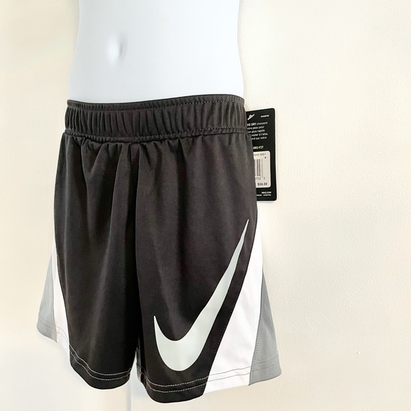 🆕Boy’s Nike Dri-Fit Shorts - Picture 3 of 9